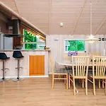7 Person In * Oksbøl