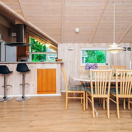 7 Person In * Oksbøl