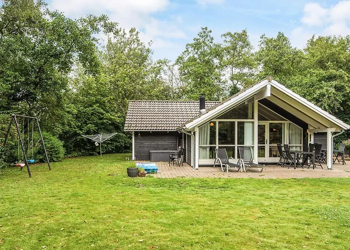 7 Person In * Oksbøl